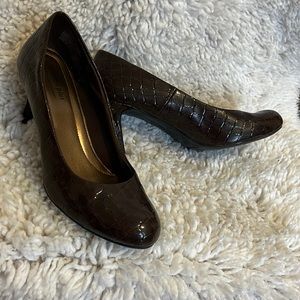 Cute little Comfort plus heels